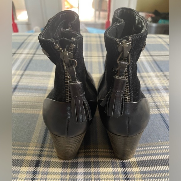 Paul Green Jada Water Resistant Bootie - Picture 4 of 8